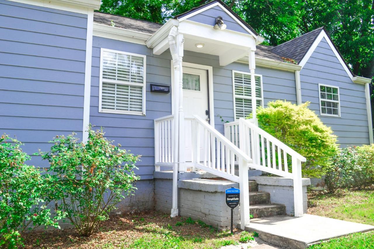 Convenient Atlanta Home Exterior photo